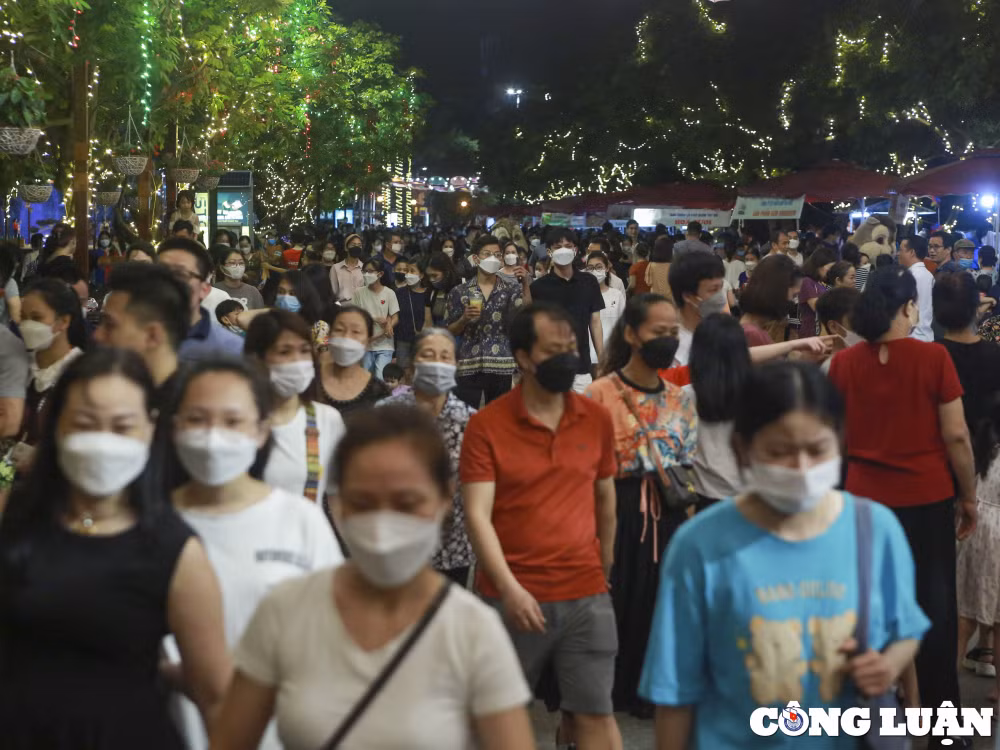 pho di bo trinh cong son dong nghit nguoi ngay dau mo lai hinh 1