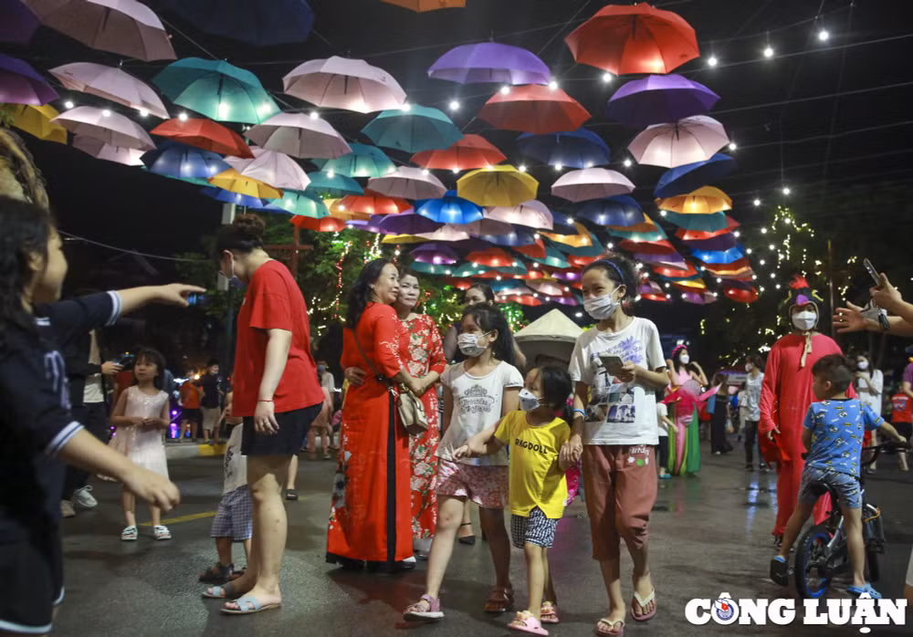 pho di bo trinh cong son dong nghit nguoi ngay dau mo lai hinh 4