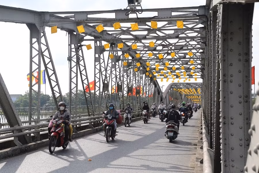 co do hue tung bung don mua phat dan 2022 hinh 3