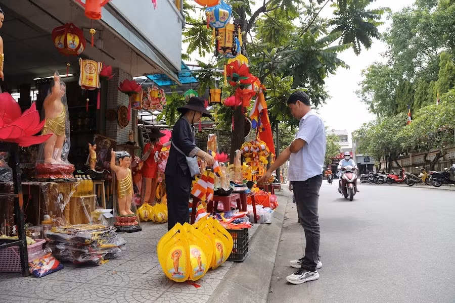 co do hue tung bung don mua phat dan 2022 hinh 6