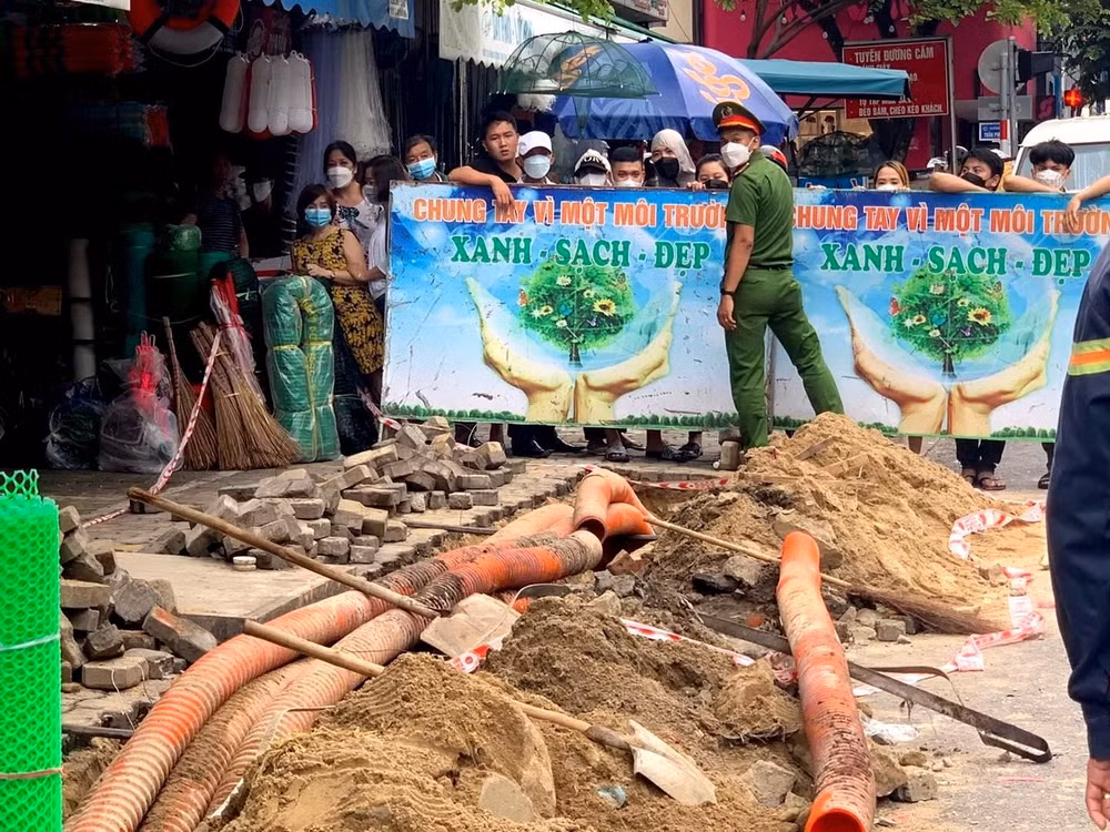 dao duong sua cap dien phat hien mot phan thi the nguoi hinh 1