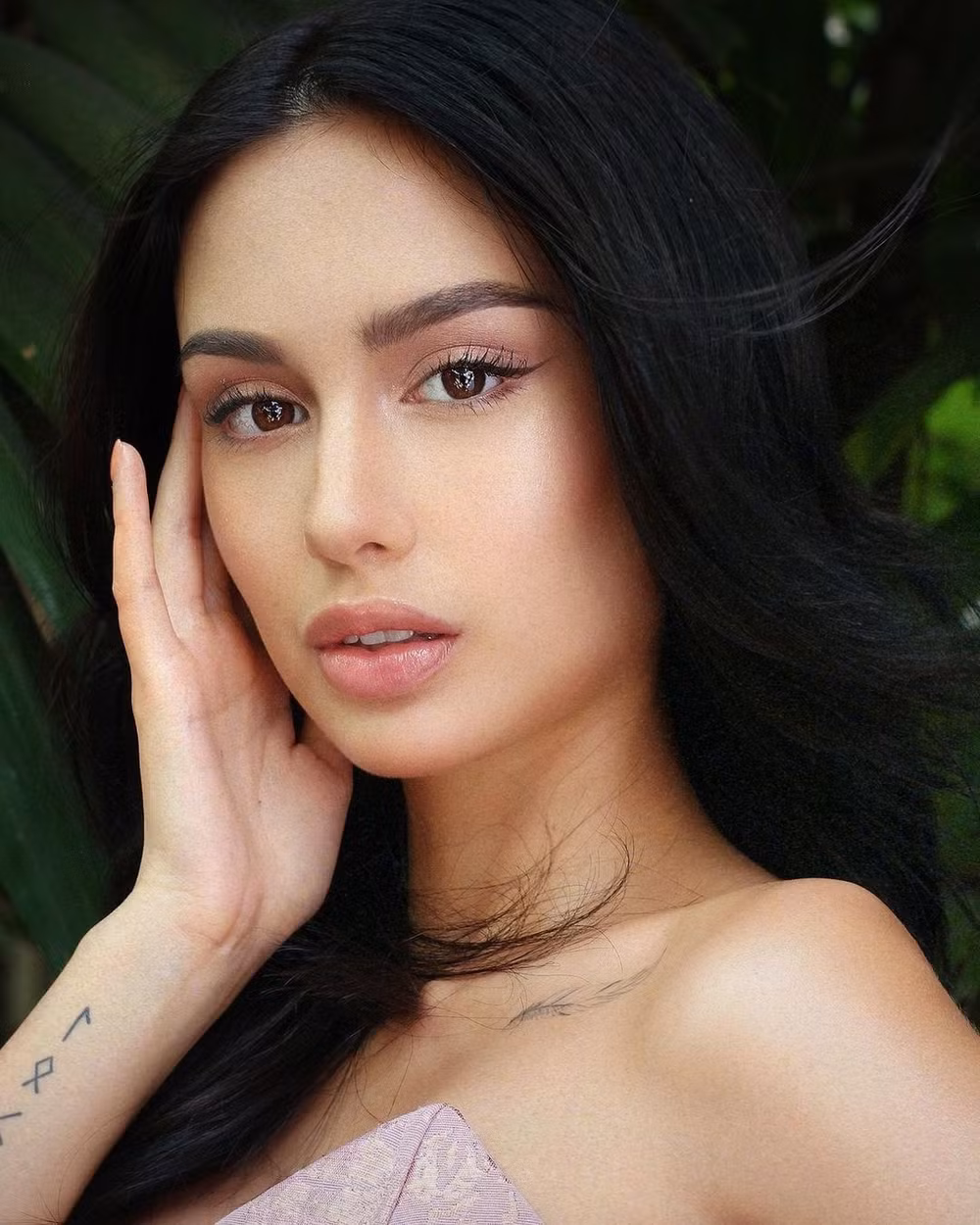 bong hong lai dang quang miss universe philippines 2022 co gi noi bat hinh 2