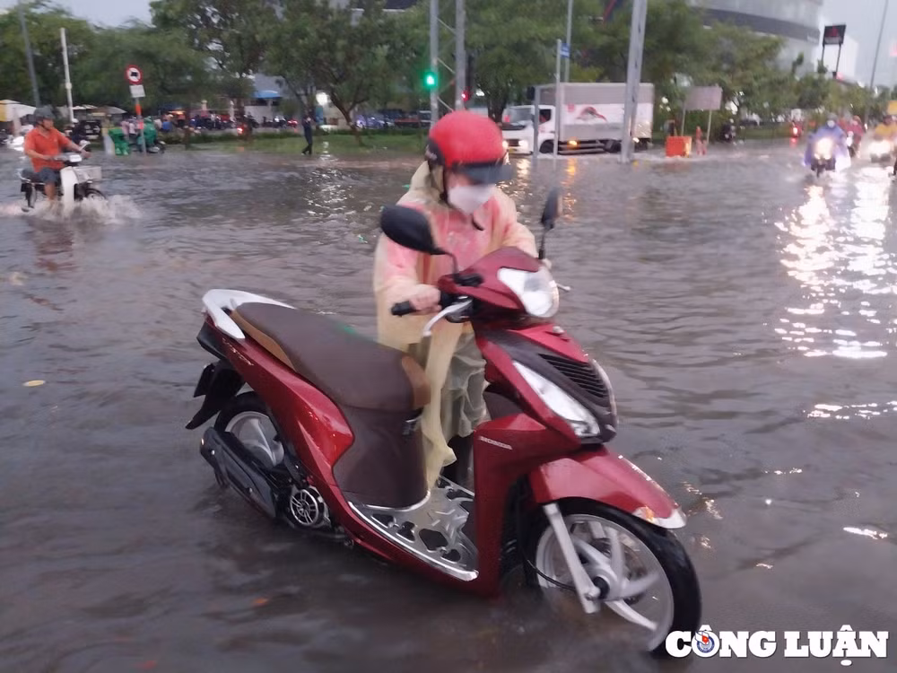 tp hcm sau con mua vao gio tan tam nhieu doan duong ngap nang hinh 10