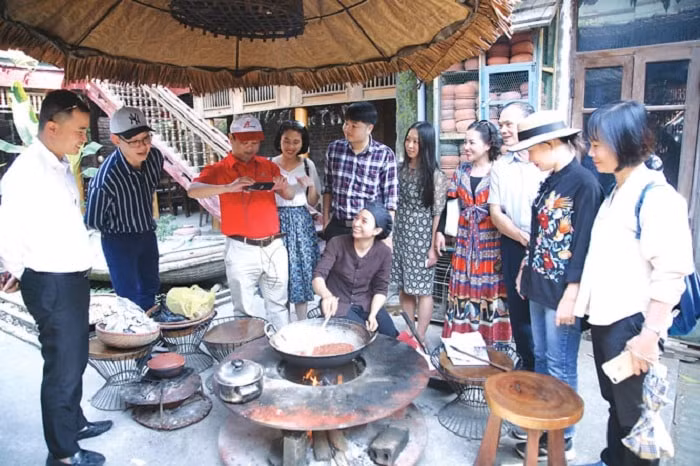 khai truong tuyen pho di bo thanh co son tay thuc day thuong mai dich vu du lich hinh 2
