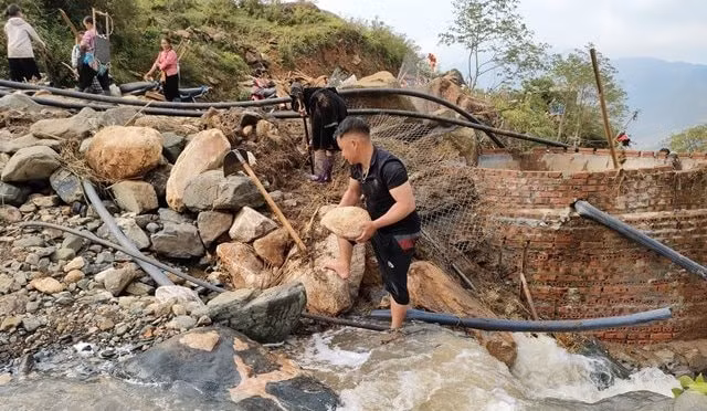 sa pa lu ong bat ngo lam vo ao cuon troi 5 tan ca dac san nuoc lanh hinh 1