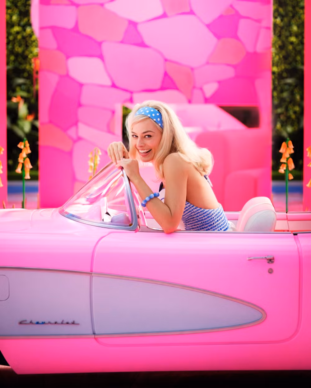 co nang sieu quay harley quinn hoa bup be barbie tren man anh hinh 1