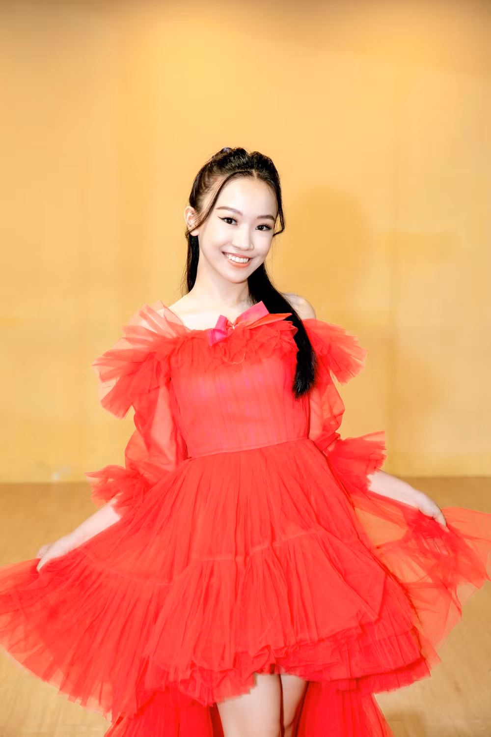 a hau hoang thuy lam huan luyen vien cho ba dai dien viet nam di thi quoc te hinh 6