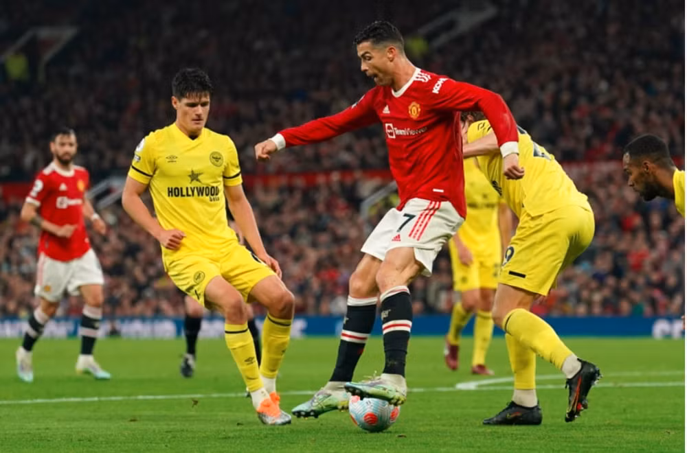mu thang 3 0 brentford o tran cuoi cung tren san nha hinh 4