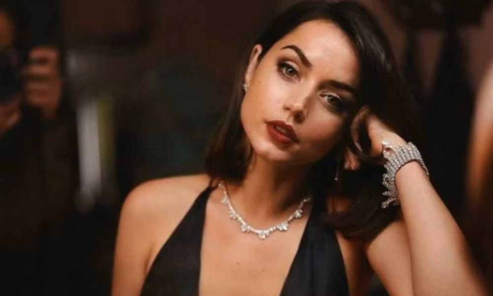 bond girl ana de armas vao vai chinh trong ngoai truyen cua bom tan john wick hinh 2