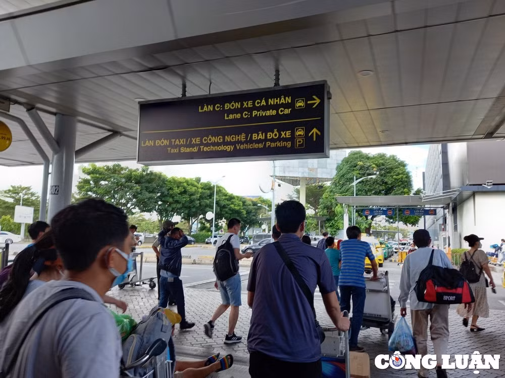 san bay tan son nhat don hon 51000 khach tro lai trong ngay cuoi dip le 30 4 1 5 hinh 14