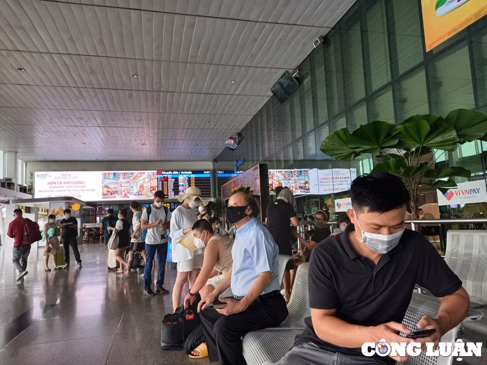 san bay tan son nhat don hon 51000 khach tro lai trong ngay cuoi dip le 30 4 1 5 hinh 6
