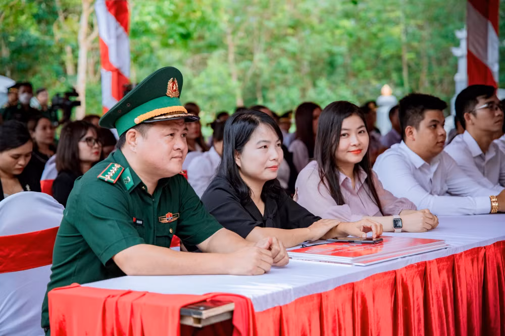 khanh thanh bia chung tich liet si thien chanh hinh 2
