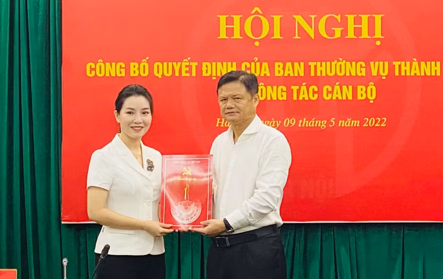 ha noi dieu dong 3 can bo thanh pho ve quan huyen hinh 3