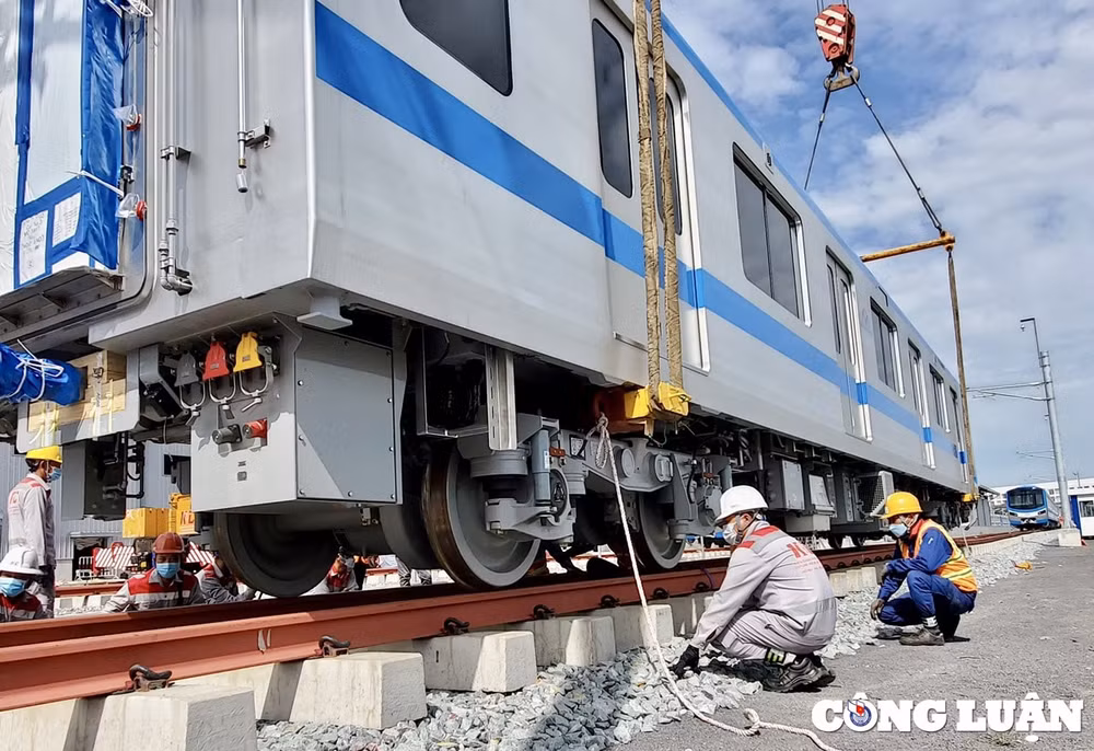 tp hcm hoan thanh lap doan tau cuoi cung cua tuyen metro so 1 hinh 3