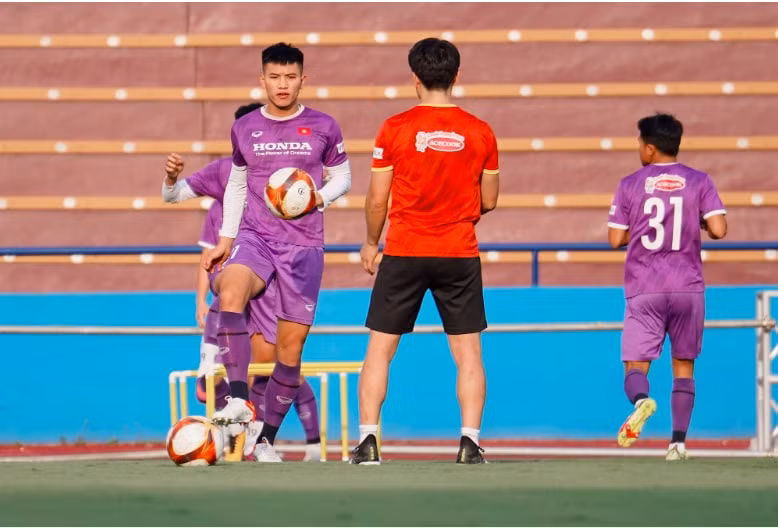 chay ve online tran chu nha viet nam dau u23 indonesia o sea games 31 hinh 1