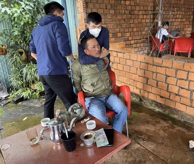 gia lai khoi to bat tam giam doi tuong de doa cuong doat tien cua thuong lai sau rieng hinh 1