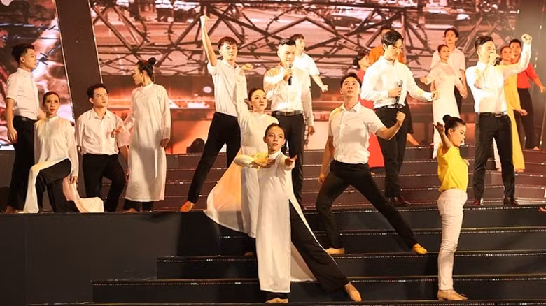 tu hao xuc dong chuong trinh nghe thuat viet nam niem tin ngoi sang hinh 2