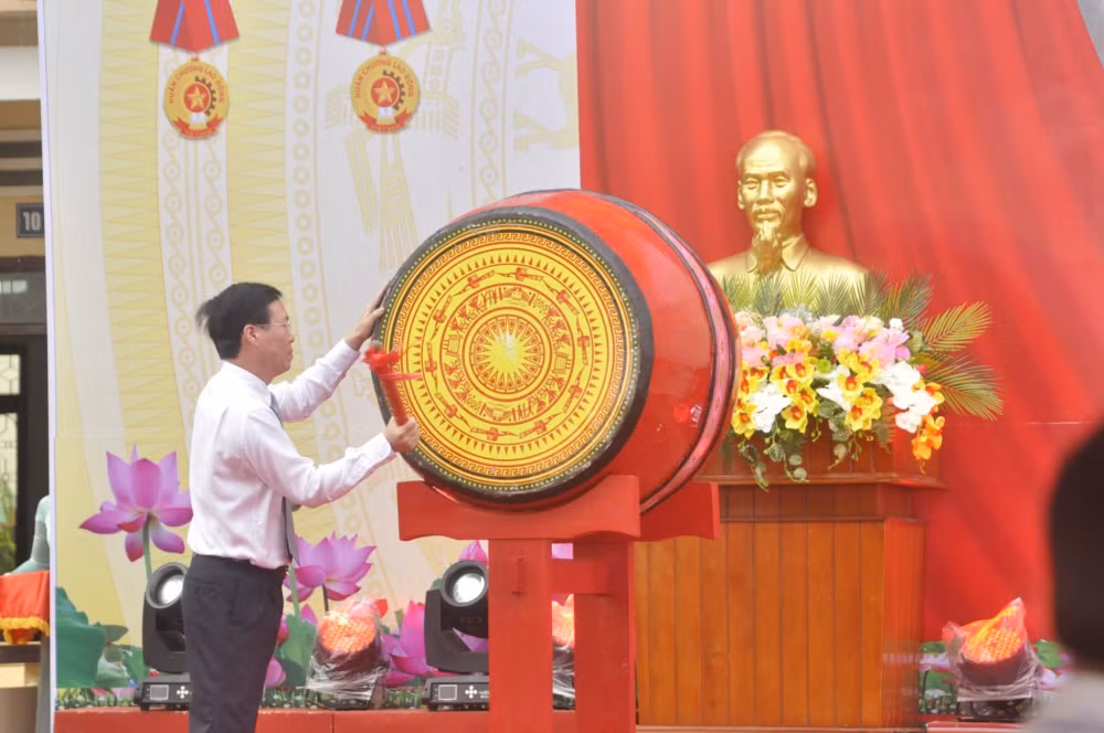 chu tich nuoc vo van thuong dac biet chu trong giao duc vung sau vung xa hinh 6