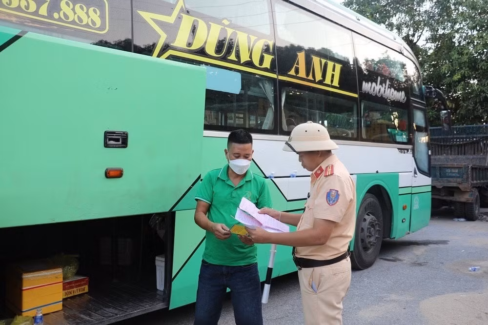 csgt cac tinh bac mien trung xu ly nhieu truong hop vi pham an toan giao thong dip nghi le 2 9 hinh 1