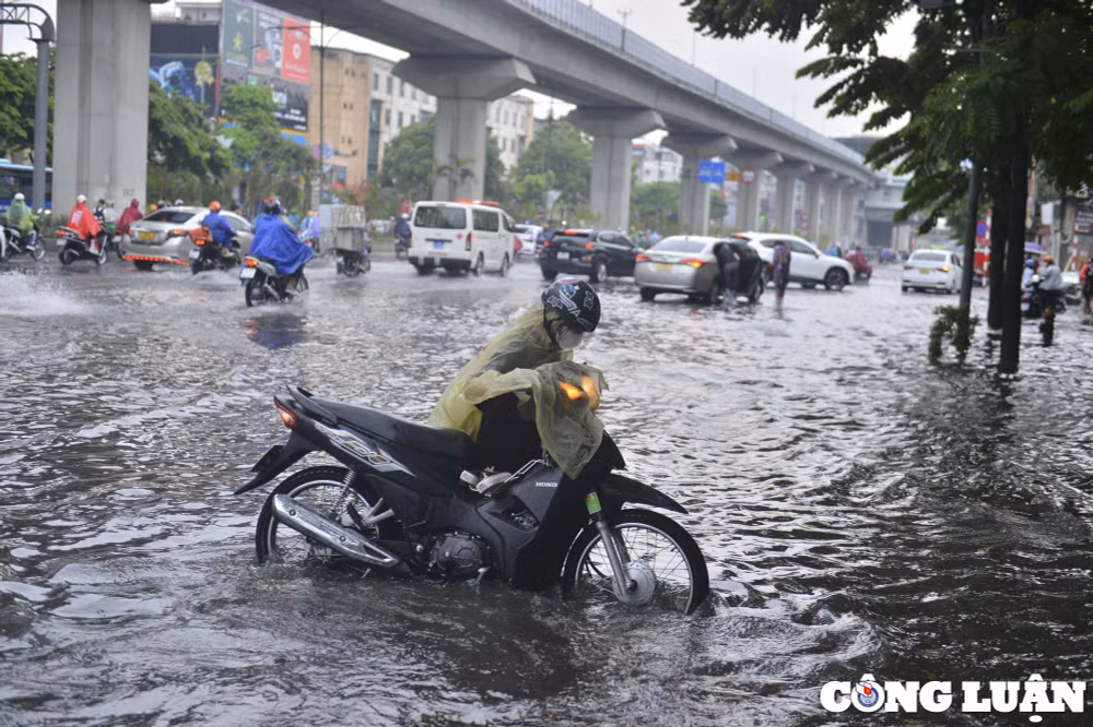 canh bao gio manh tren bien dong vung tay nguyen va nam bo mua lon hinh 1
