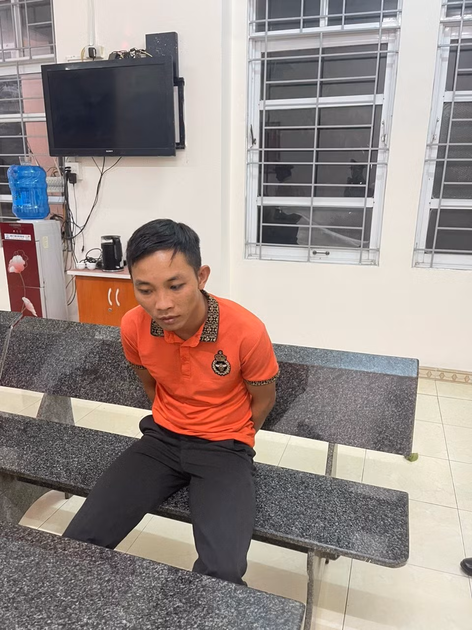 bat giu doi tuong tron truy na tren quoc lo 1 hinh 1