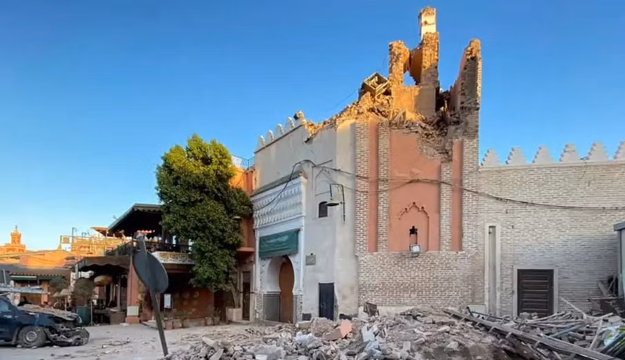video ghi lai khoanh khac tran dong dat kinh hoang o morocco hinh 1