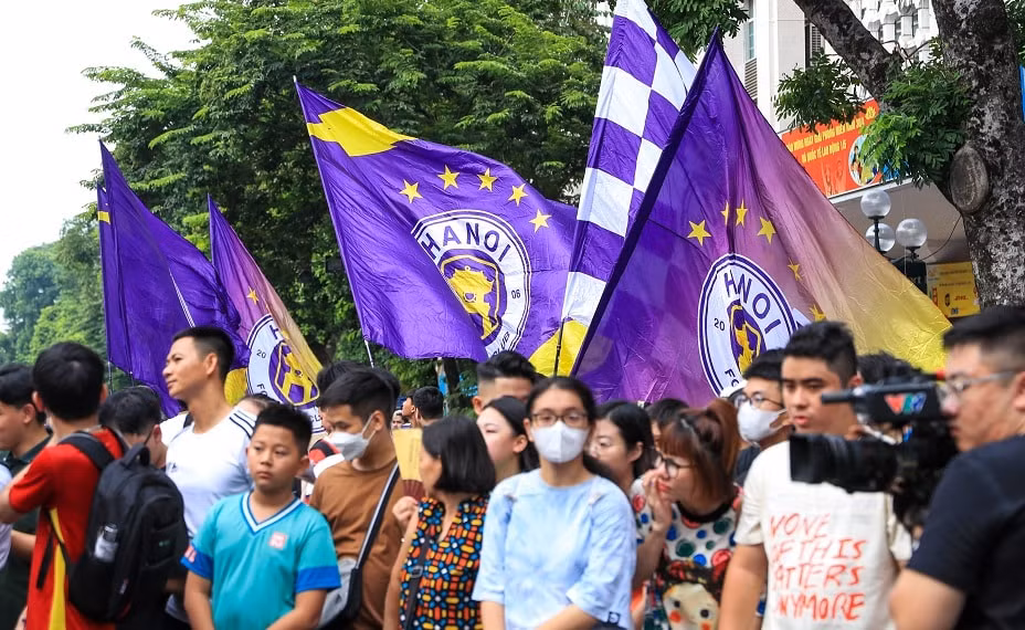ha noi fc giao luu voi nguoi ham mo va the hien quyet tam truoc them afc champions league hinh 3