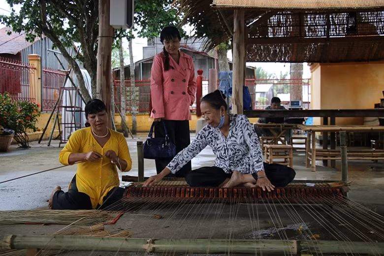 phuc dung thuc canh tai hien cho ma dinh yen o dong thap hinh 4