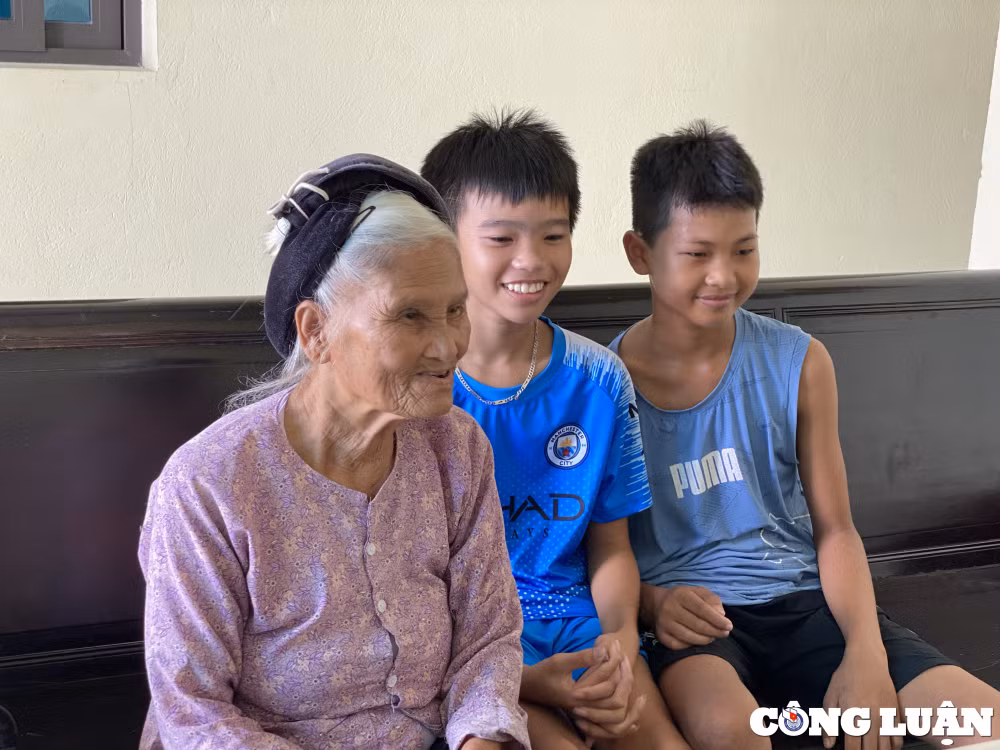 tet doc lap dau tien tren bo hinh 3