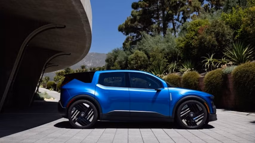 gioi thieu mau xe suv dien moi nha fisker hinh 6