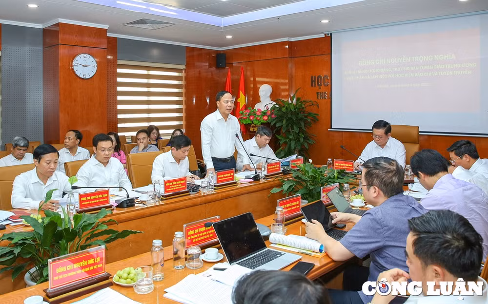nang cao cong tac dao tao bao chi xuat ban truyen thong theo huong hien dai hinh 3