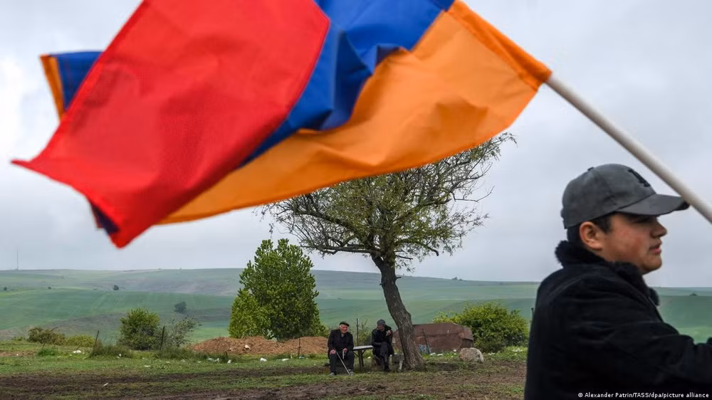 armenia to azerbaijan huy dong quan o khu vuc bien gioi hinh 1