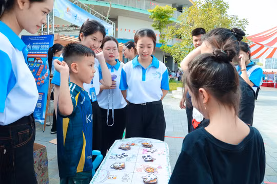 'Ngày hội Kết nối nhân ái vì trẻ em' tại Cung Thiếu nhi Hà Nội: Trao yêu thương, tiếp sức tương lai
