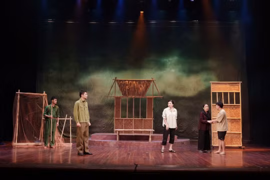Vở kịch 'Biển khát' lan tỏa thông điệp về tình yêu và sự bao dung
