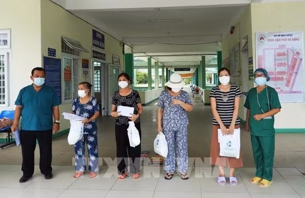 60 người F1 có kết quả xét nghiệm âm tính lần 3 được về nhà đón Tết Nguyên đán 2021. Ảnh: minh họa