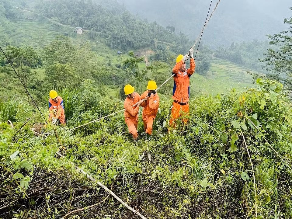evnnpc van hanh an toan on dinh luoi dien thang 5 2022 hinh 1