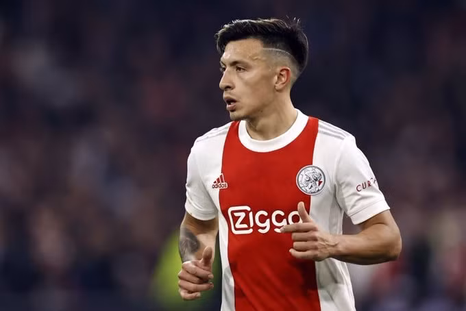 Man United đang cố gắng theo đuổi Lisandro Martinez dù cho bị Ajax hét giá cao. Ảnh: Goal
