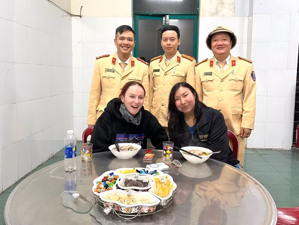 don giao thua xa que dai uy canh sat giao thong giu binh yen cho moi nguoi hinh 3