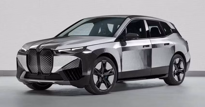 bmw ix flow so huu cong nghe co the doi mau son ngoai that hinh 1