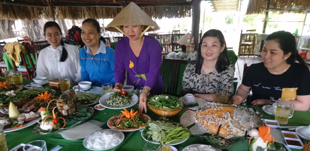 trai nghiem kham pha miet vuon song nuoc vinh long hinh 2
