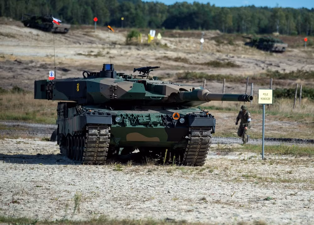 uy luc nhung co xe tang leopard 2 sap chuyen cho ukraine hinh 2