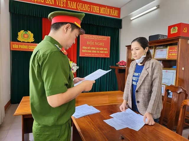 khoi to 02 doi tuong lua dao chiem doat tai san lien quan dat dai hinh 1