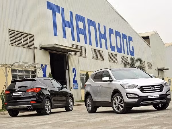 Lượng xe trong nước tăng mạnh. Ảnh TL