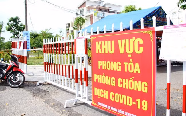 Nguy cơ lây nhiễm dịch COVID -19 trong cộng đồng rất lớn, Bộ Y tế khuyến cáo người dân hạn chế đi lại (ảnh minh họa).