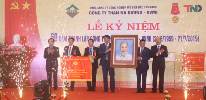 Kỷ niệm 60 năm thành lập, Công ty Tha Na Dương đã vinh dự nhận Bằng khen của Bộ Công thương.