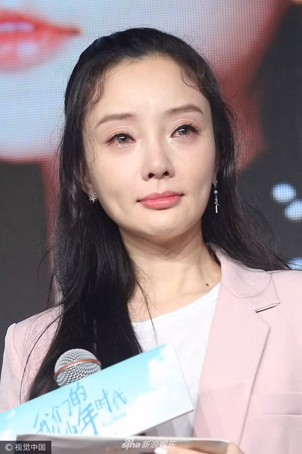 Lý Tiều Lộ với bê bối ngoại tình.