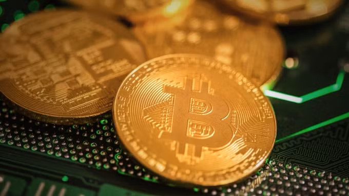 Bitcoin đã có một năm 2020 bom tấn và được dự đoán tiếp tục bùng nổ trong năm 2021. Ảnh: Reuters