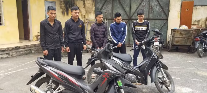 5 đối tượng liên quan đến vụ đuổi chém, bắn nhau trên đường phố bị Công an TP. Thanh Hóa bắt giữ