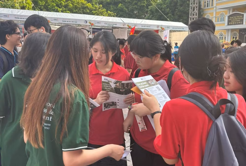 tuyen sinh som lieu co bi khai tu trong mua tuyen sinh dai hoc nam 2025 hinh 2
