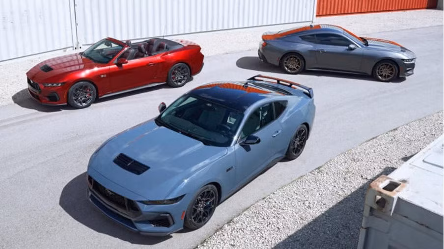 ford mustang mach e dien lan dau tien vuot mat phien ban xang tai my hinh 1